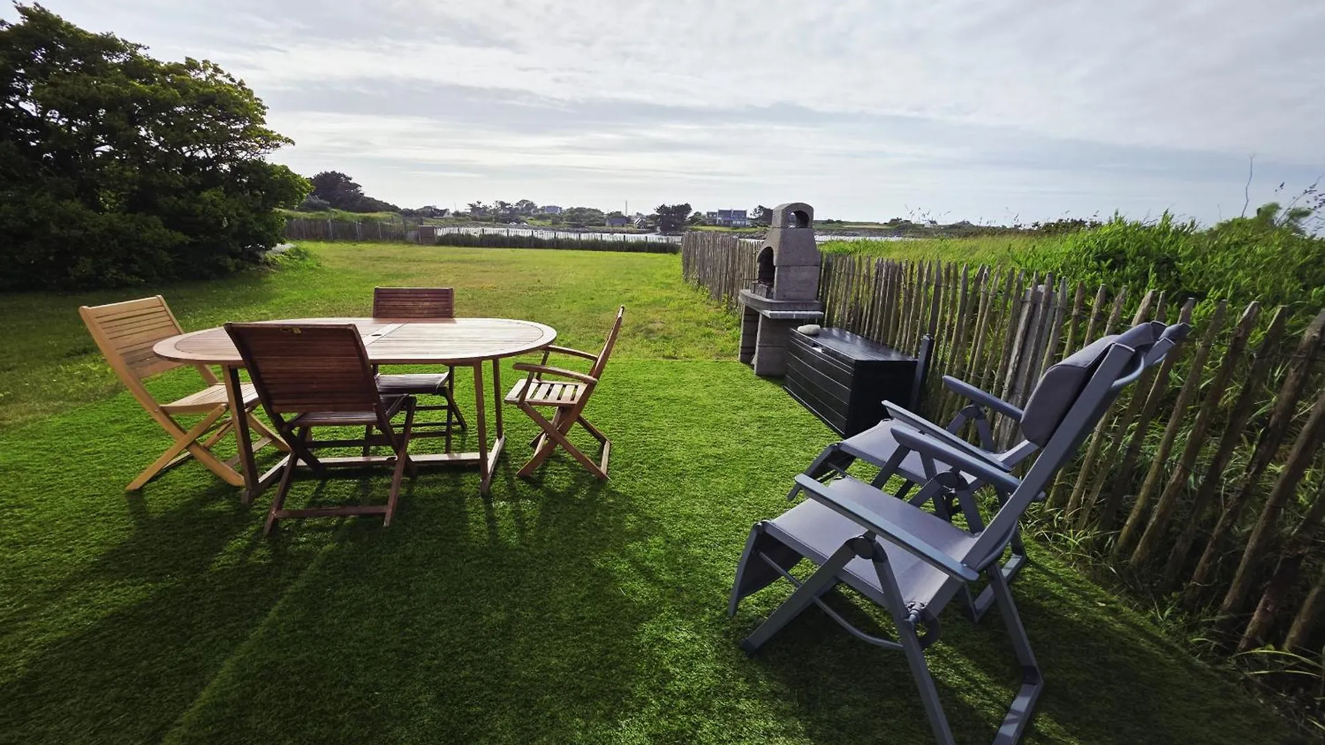 Casa de Férias Charmante Maison Avec Vue Mer Panoramique Et Acces Direct Aux Magnifiques Plages Plouguerneau